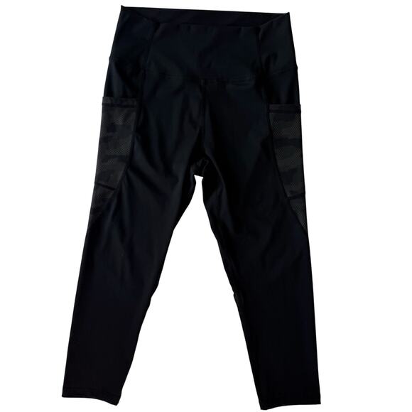 Zyia Active 3/4 Leggings Women's 8-10 Black with Camo Accents Side Pockets - Picture 1 of 7